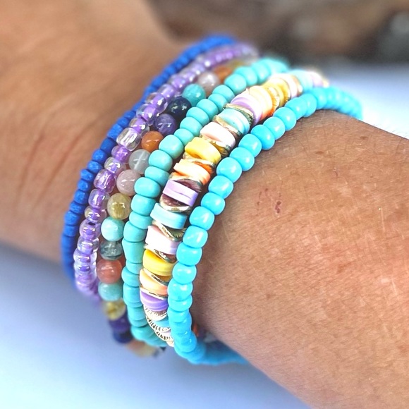 BIRCH HOUSE BOUTIQUE Jewelry - NWT “Circus Circus” Stackable 6 Piece Bracelet Set, Bundled Beaded Bracelets